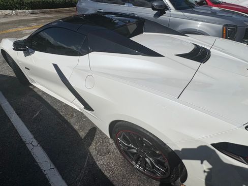 Used 2023 Chevrolet Corvette Stingray Premium Conv w/ Z51 Performance Package RWD image 4