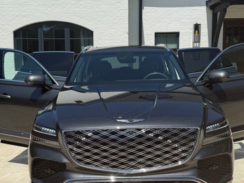 Used 2025 Genesis GV80 3.5T Prestige AWD/4WD image 2