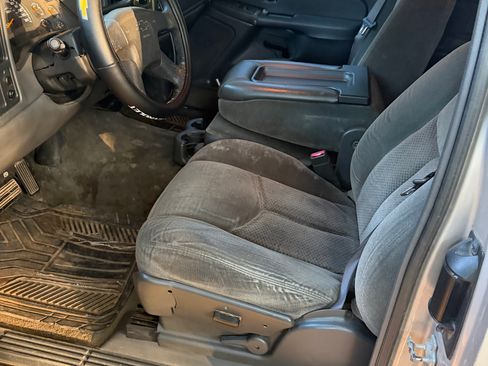 Used 2004 Chevrolet Silverado 1500 LS w/ Light Duty Power Package RWD image 6