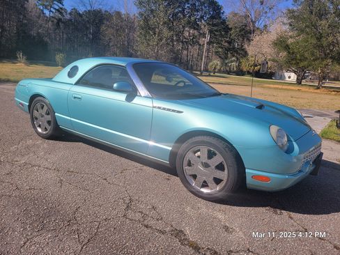 Used 2002 Ford Thunderbird image 5