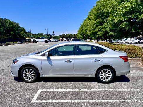 Used 2018 Nissan Sentra SV FWD image 6
