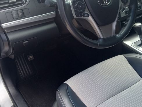 Used 2014 Toyota Camry SE image 6