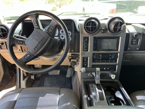 Used 2003 HUMMER H2 Luxury w/ Preferred Equipment Group image 6