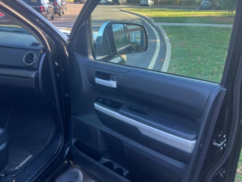 Used 2015 Toyota Tundra SR5 image 12