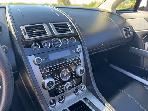 Used 2013 Aston Martin V8 Vantage Roadster image 20