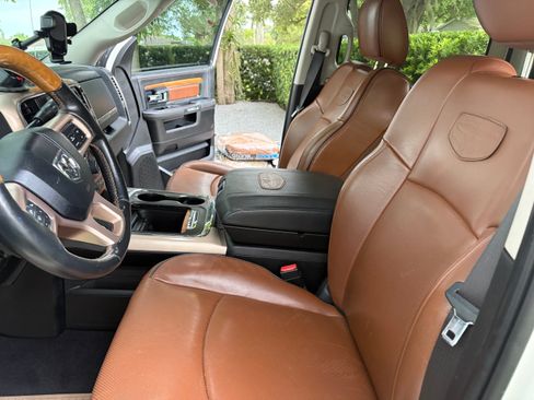 Used 2018 RAM 2500 Longhorn AWD/4WD image 9