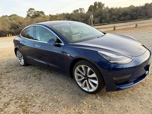 Used 2018 Tesla Model 3 Long Range image 5