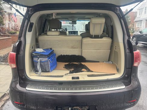 Used 2013 INFINITI QX56 4WD w/ Deluxe Touring Pkg image 6