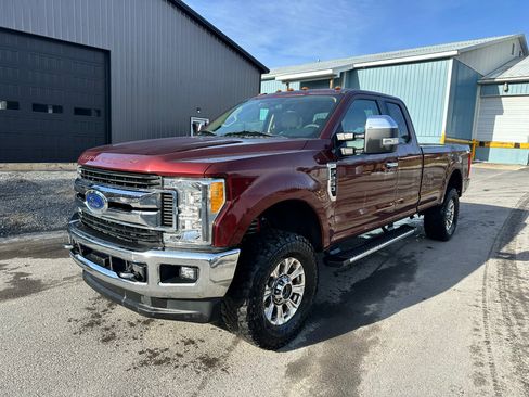 Used 2017 Ford F250 XLT w/ XLT Premium Package image 9