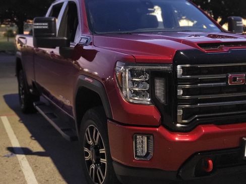 Used 2020 GMC Sierra 2500 AT4 w/ AT4 Premium Package image 6
