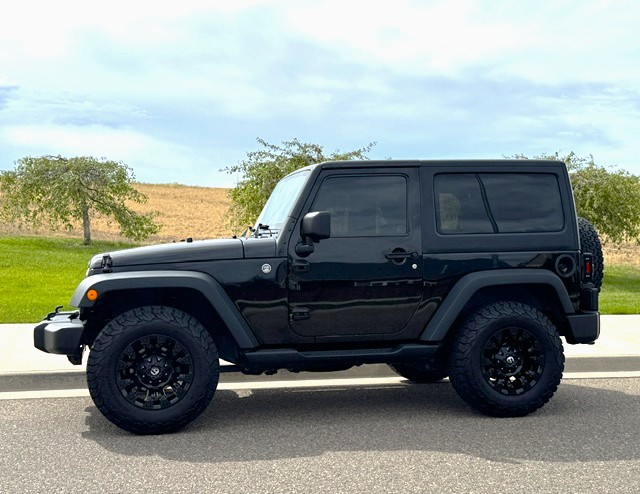 Used 2013 Jeep Wrangler Sport AWD/4WD image 1