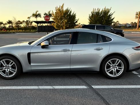 Used 2021 Porsche Panamera 4 image 11