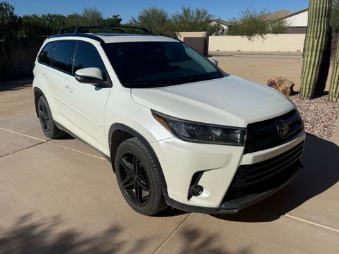 Used 2019 Toyota Highlander SE image 10