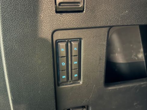 Used 2019 Ford Expedition XLT w/ Equipment Group 202A image 11