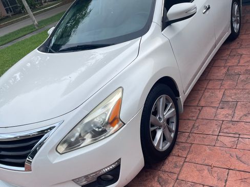 Used 2014 Nissan Altima 2.5 SL w/ Technology Package FWD image 6