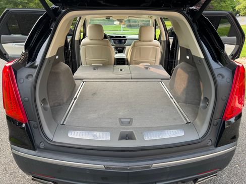 Used 2017 Cadillac XT5 Luxury w/ Driver Awareness Package image 15