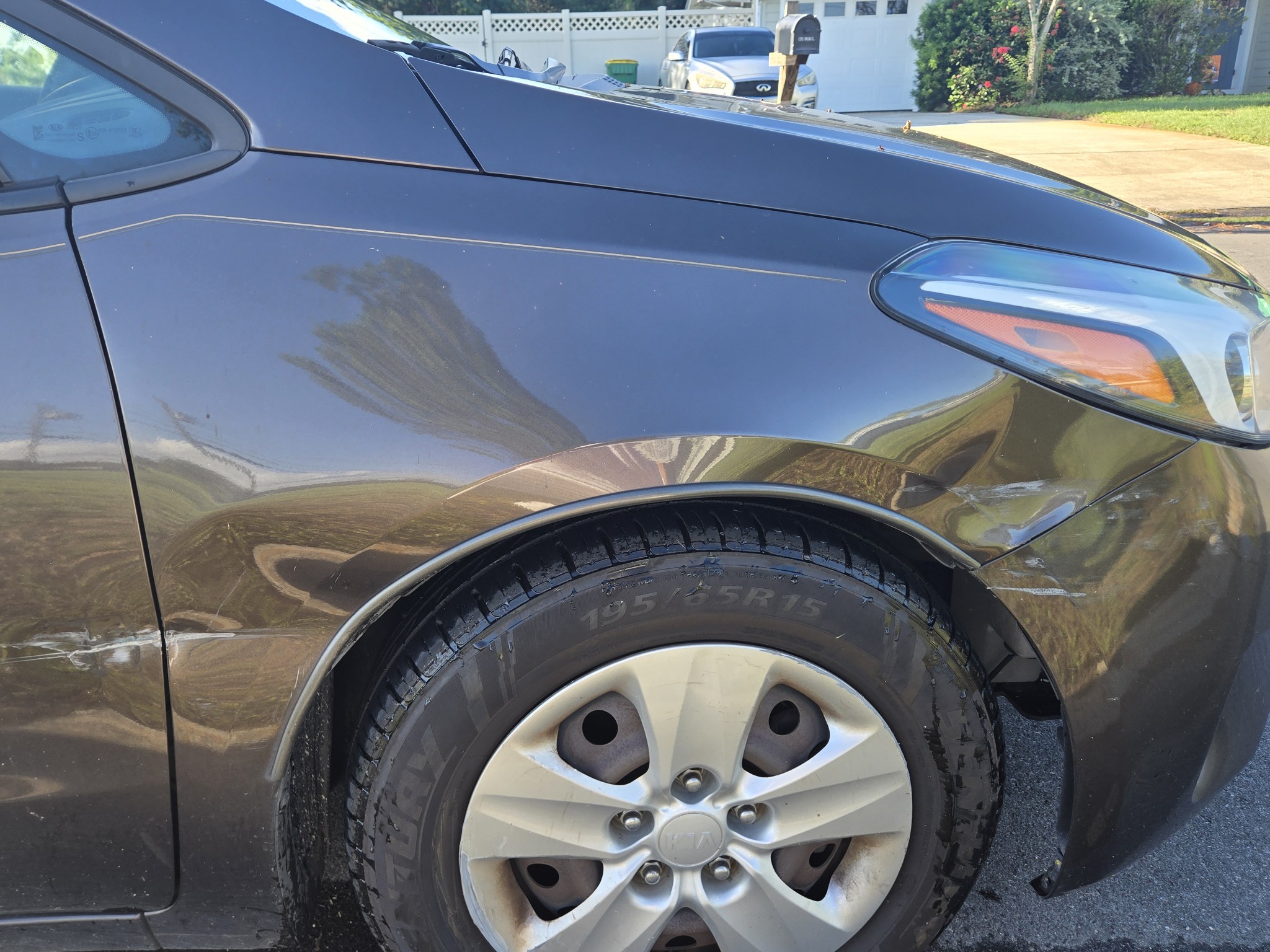 Used 2017 Kia Forte LX FWD image 6