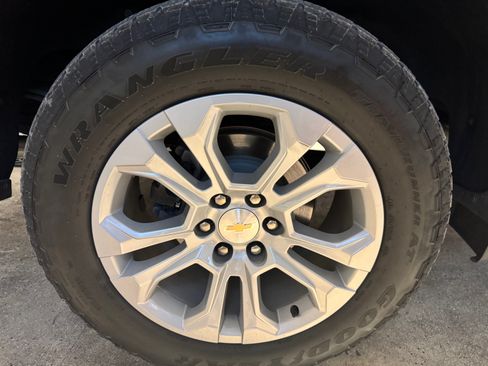 Used 2025 Chevrolet Silverado 1500 LTZ w/ Z71 Off-Road Package image 18