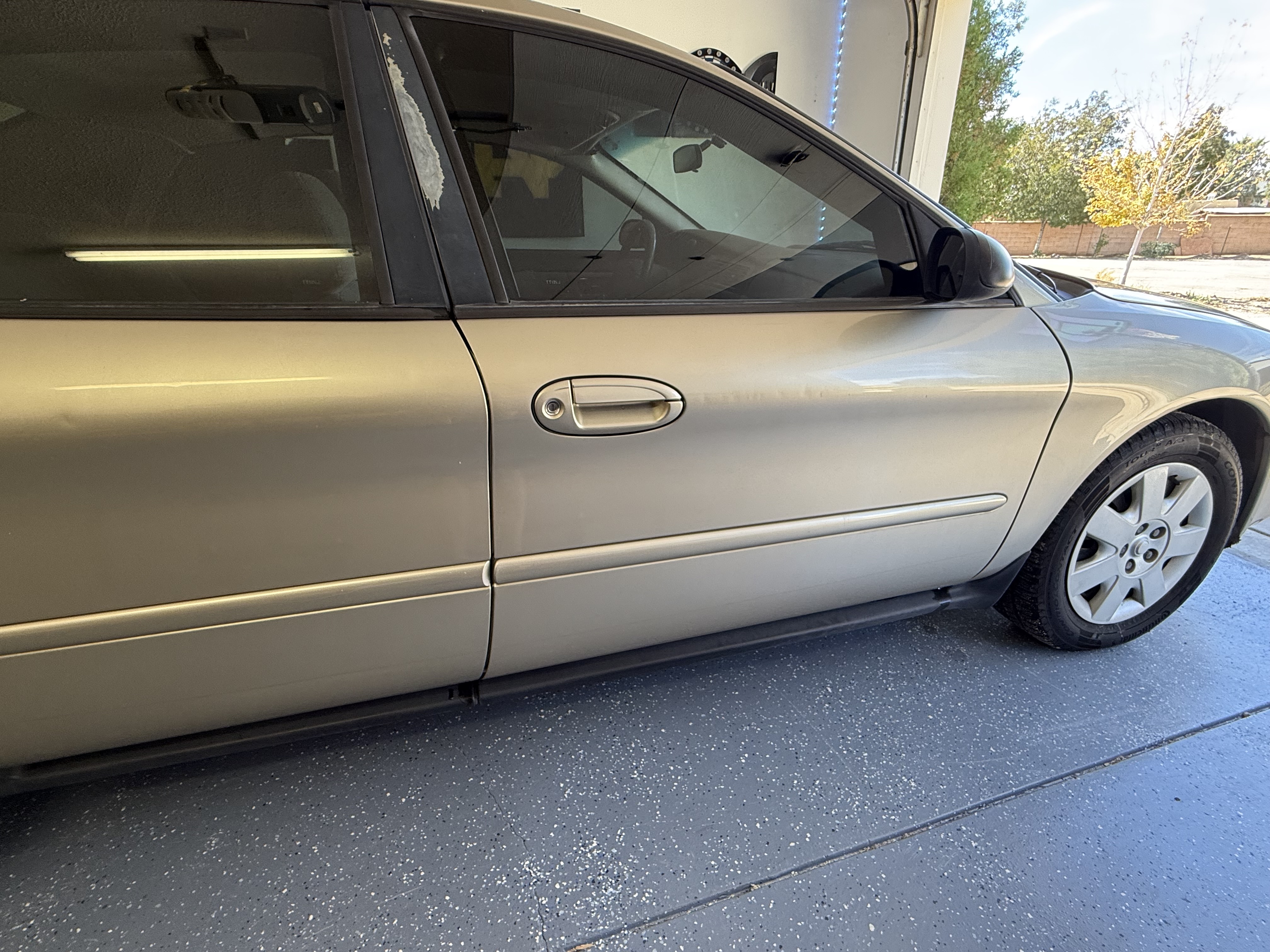 Used 2001 Ford Taurus LX FWD image 28