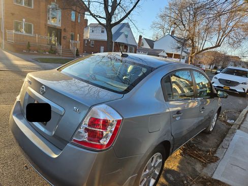 Used 2009 Nissan Sentra 2.0 SL w/ 2.0 SL Premium Plus Pkgto Pkg image 2