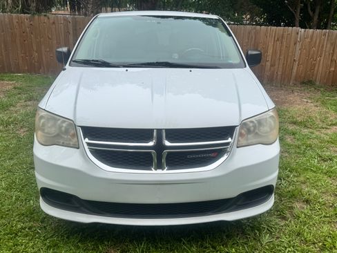 Used 2014 Dodge Grand Caravan American Value Package FWD image 1