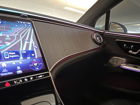 Used 2024 Mercedes-Benz EQE 350+ Sedan image 9