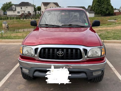 Used 2002 Toyota Tacoma PreRunner RWD image 2