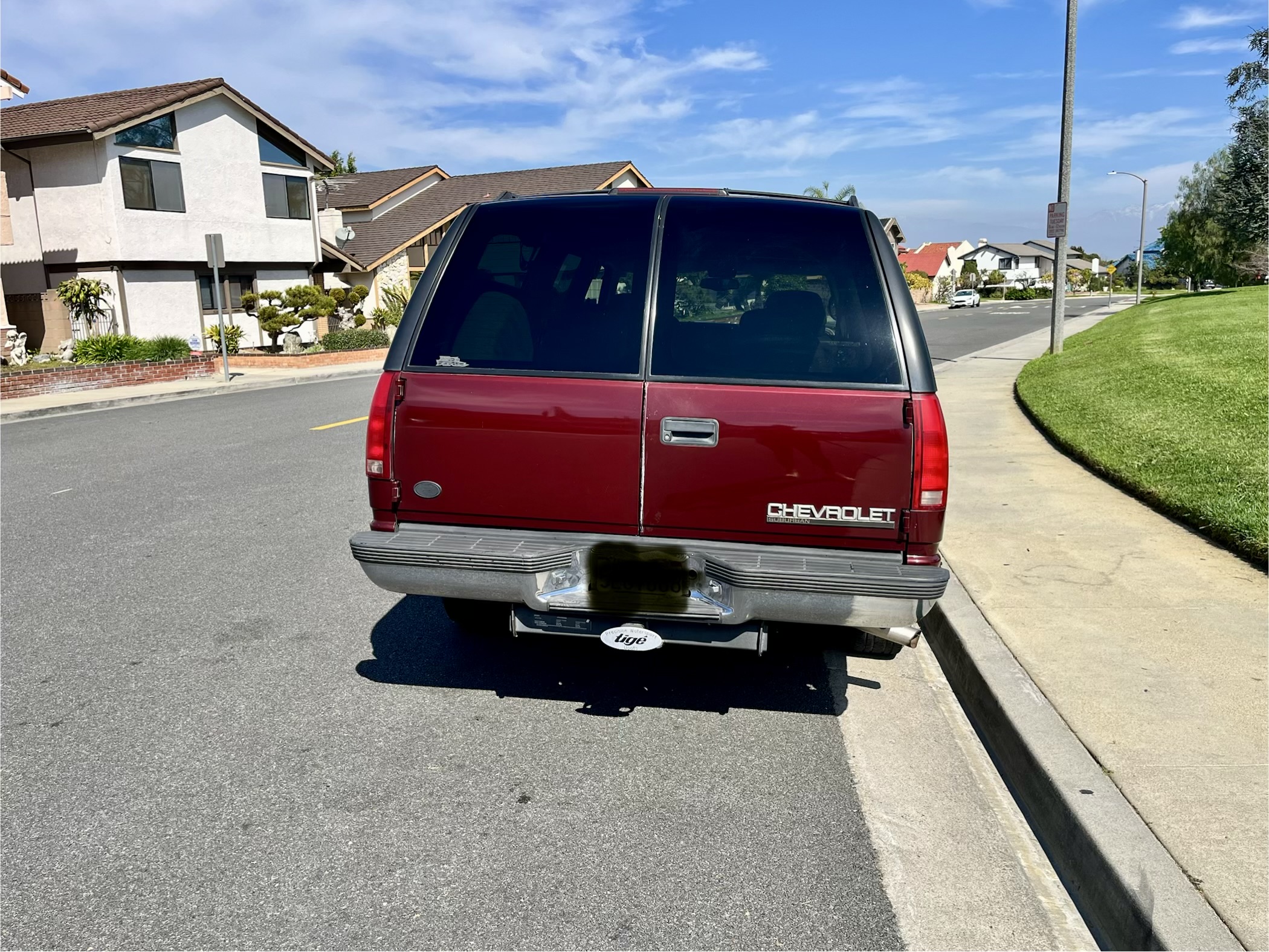 Used 1998 Chevrolet Suburban 2WD w/ Preferred Equipment Group 3 image 5