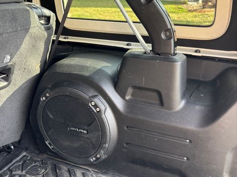 Used 2021 Jeep Wrangler Unlimited Rubicon AWD/4WD image 12