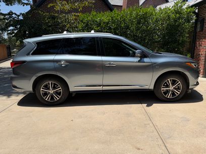 Used 2016 INFINITI QX60 FWD w/ Premium Plus Package