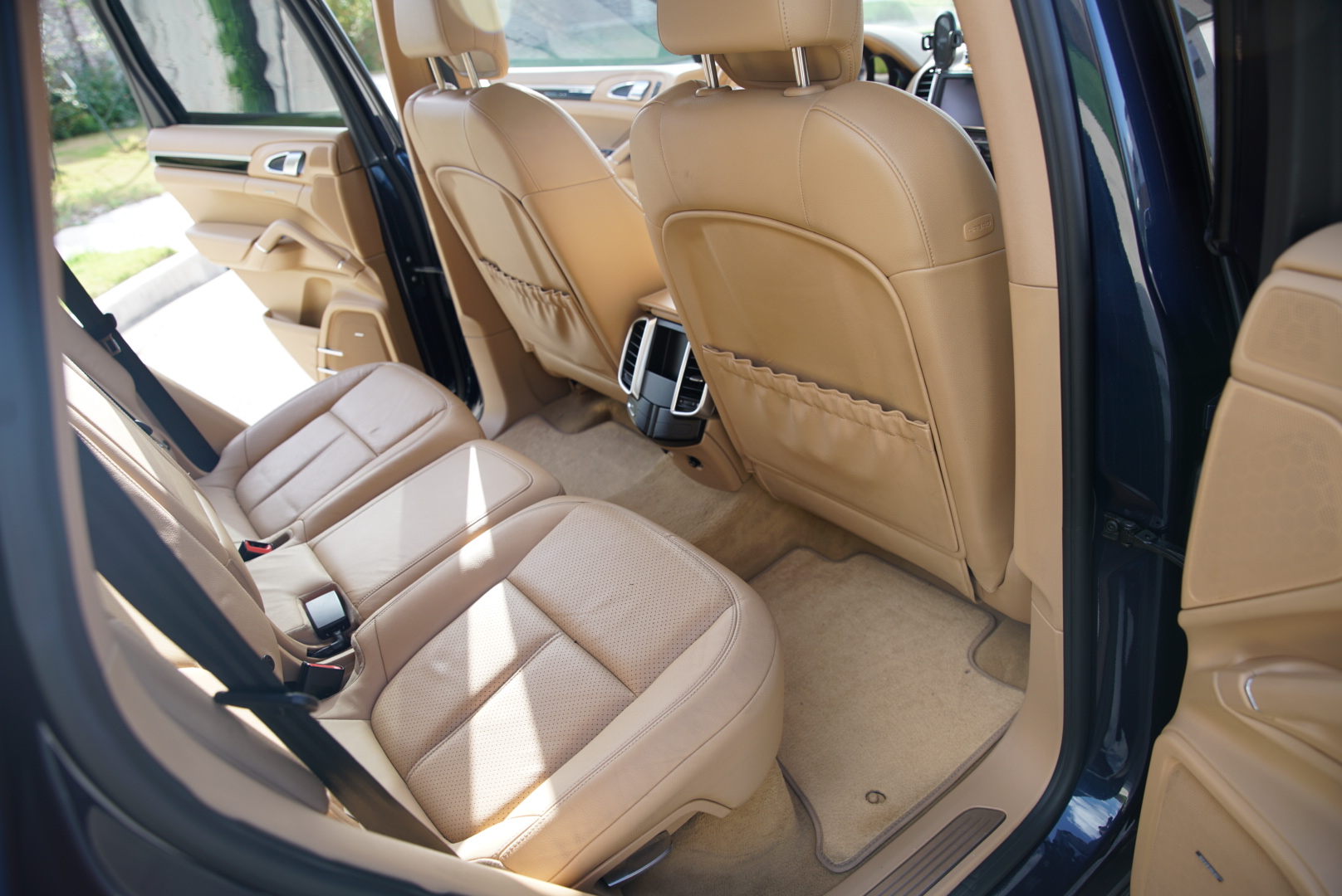 Used 2011 Porsche Cayenne S AWD/4WD image 14