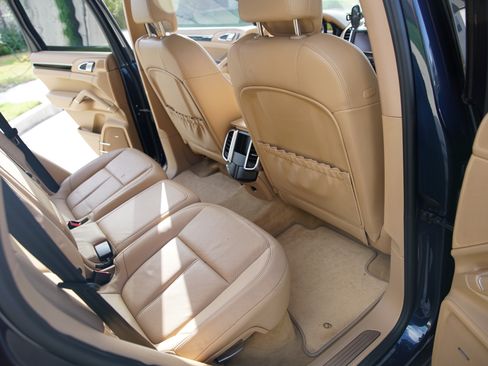 Used 2011 Porsche Cayenne S AWD/4WD image 14