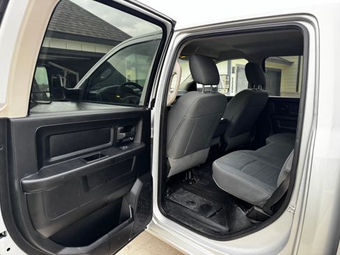 Used 2018 RAM 3500 Tradesman w/ Chrome Appearance Group AWD/4WD image 10