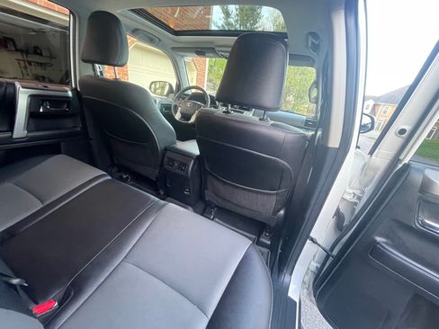 Used 2018 Toyota 4Runner SR5 Premium image 6