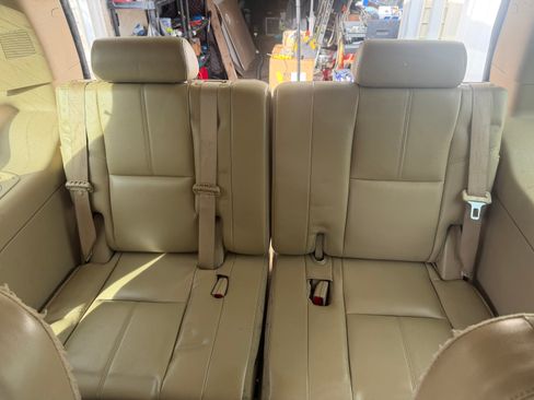 Used 2011 Chevrolet Tahoe LT image 8