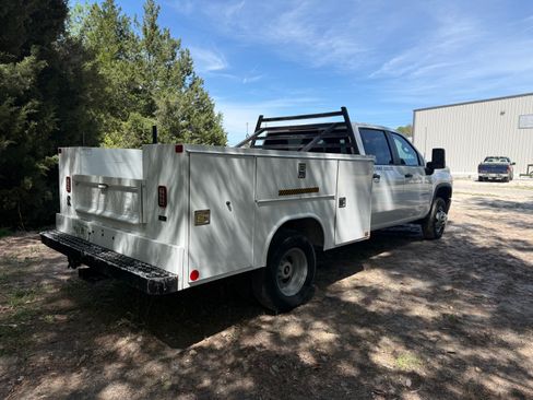 Used 2022 Chevrolet Silverado 3500 W/T w/ WT Convenience Package image 9