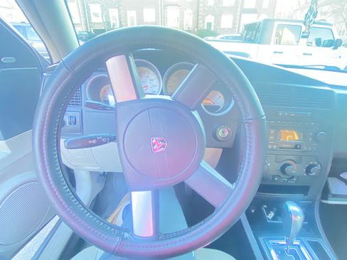 Used 2005 Dodge Magnum SE image 5