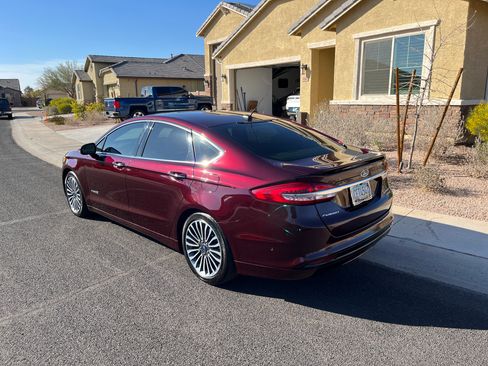 Used 2018 Ford Fusion Platinum image 2