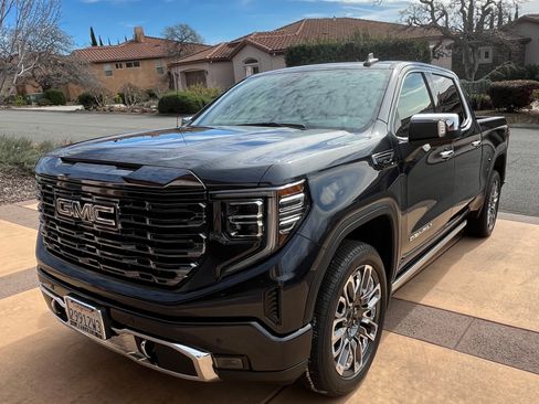 Used 2024 GMC Sierra 1500 Denali Ultimate image 2