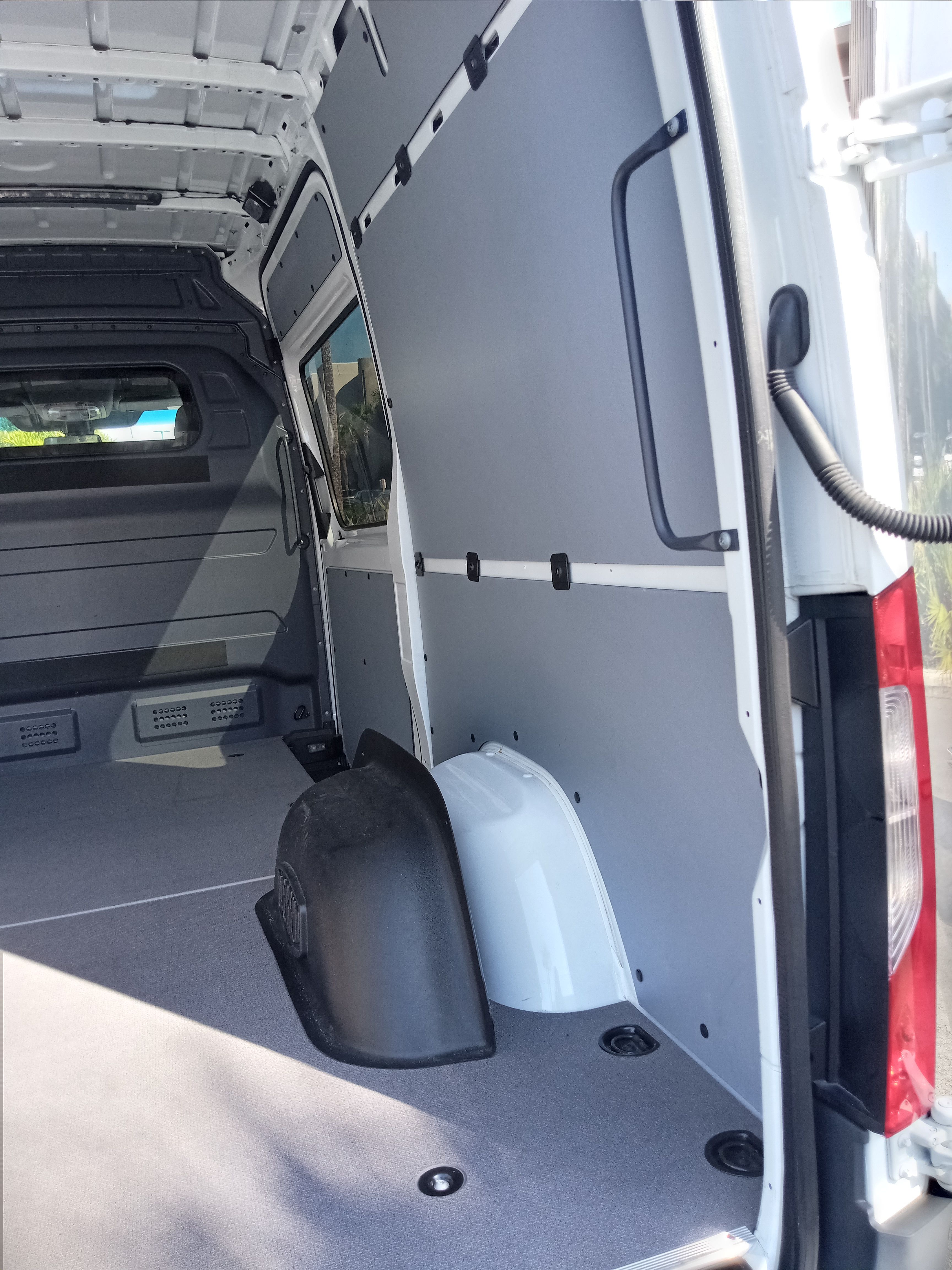 Used 2024 Mercedes-Benz Sprinter 2500 image 10