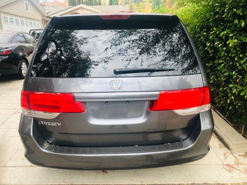 Used 2010 Honda Odyssey LX image 2