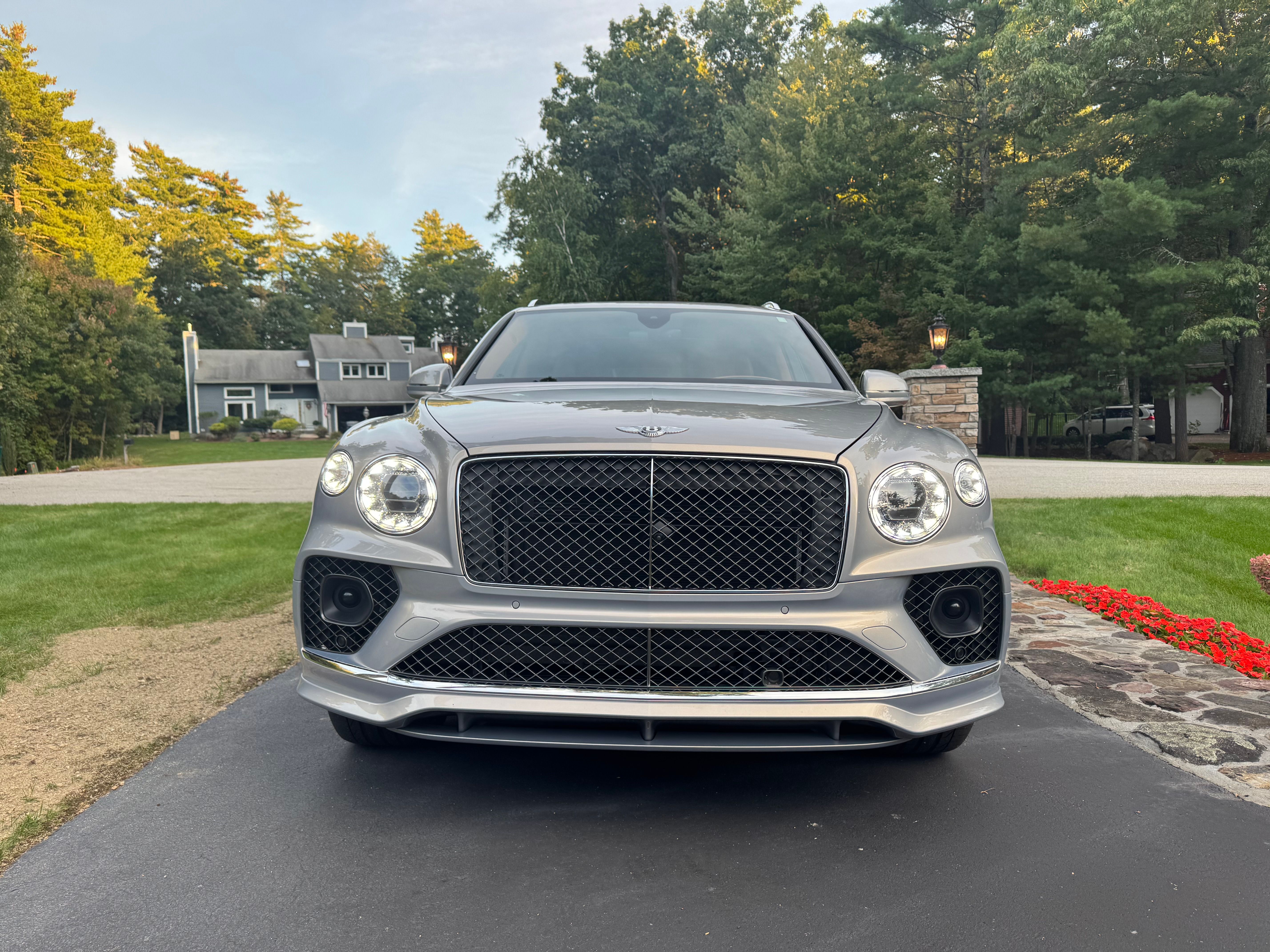 Used 2022 Bentley Bentayga Speed AWD/4WD image 2