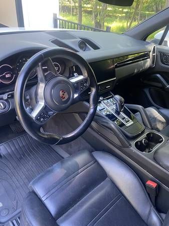 Used 2019 Porsche Cayenne AWD/4WD image 6