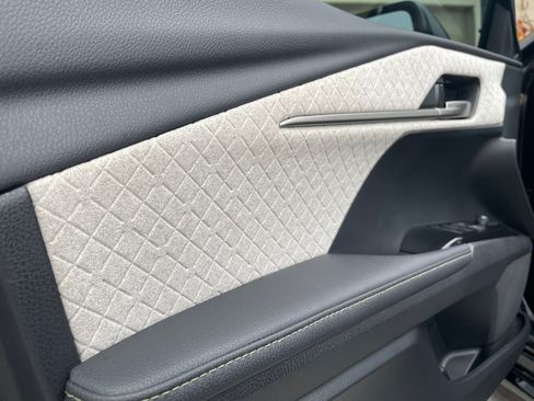 Used 2025 Toyota Camry XLE image 17