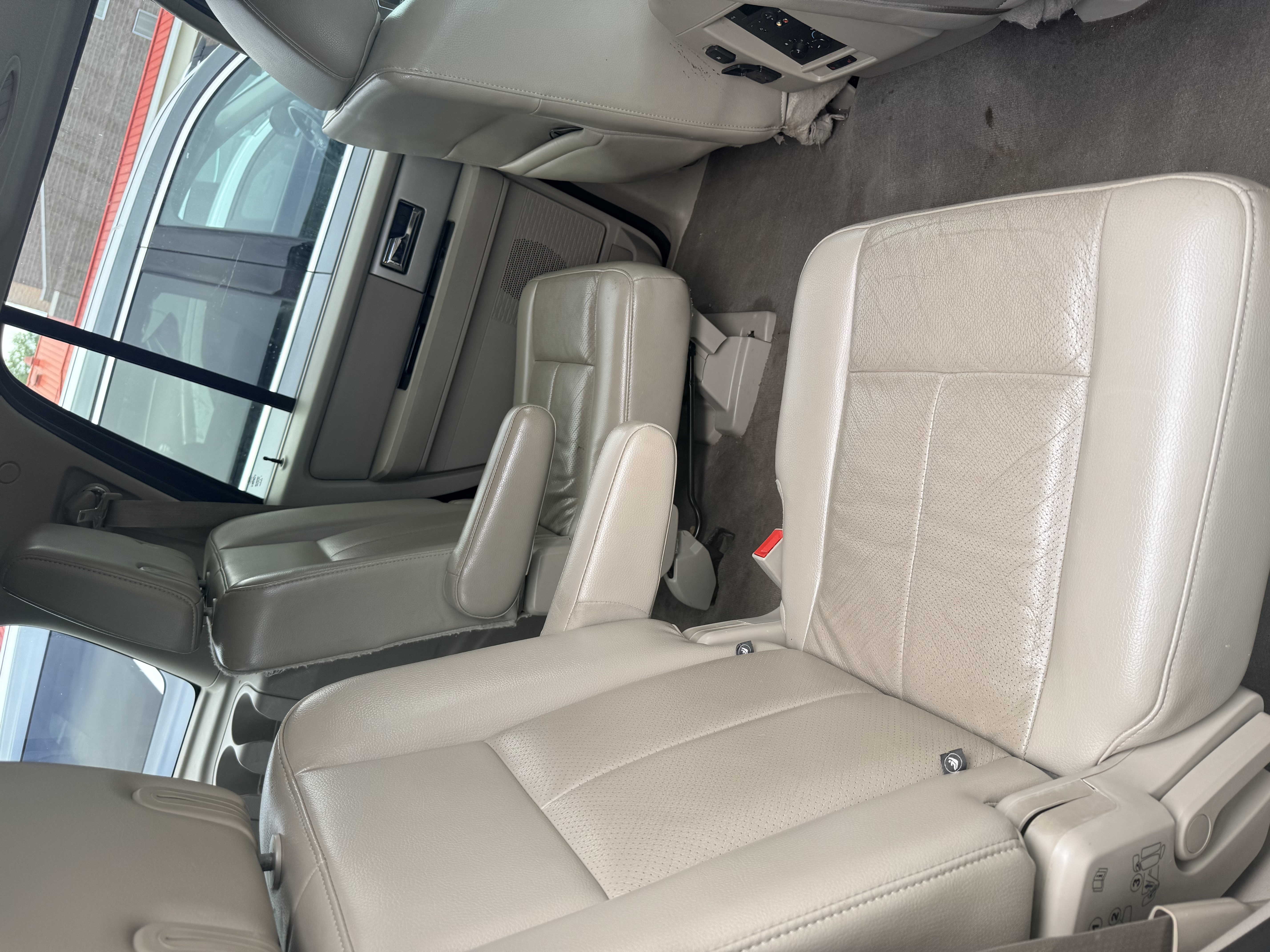 Used 2013 Ford Expedition Limited RWD image 13