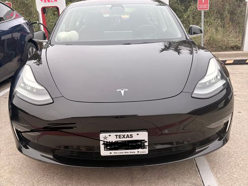 Used 2018 Tesla Model 3 Long Range image 4
