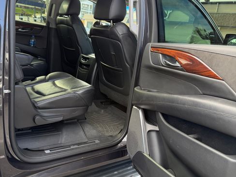 Used 2015 Cadillac Escalade ESV Luxury image 15