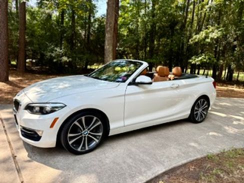 Used 2018 BMW 230i Convertible RWD image 1