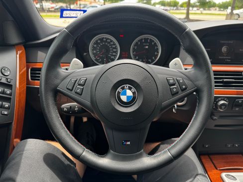 Used 2006 BMW M5 RWD image 14