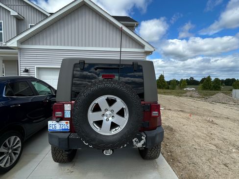Used 2010 Jeep Wrangler Unlimited Sahara w/ Trailer Tow Group AWD/4WD image 5